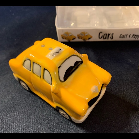 New Cars Collectible Salt & Pepper Shakers - Picture 3 of 4